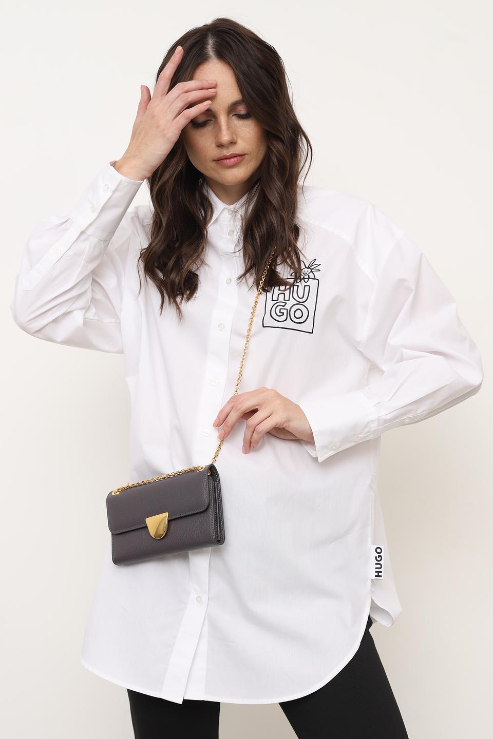 Сумка Coccinelle серая на цепочке