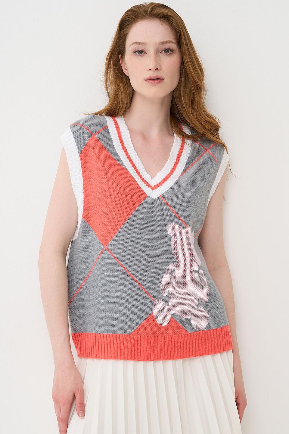 Жилет BE YOU с медведем