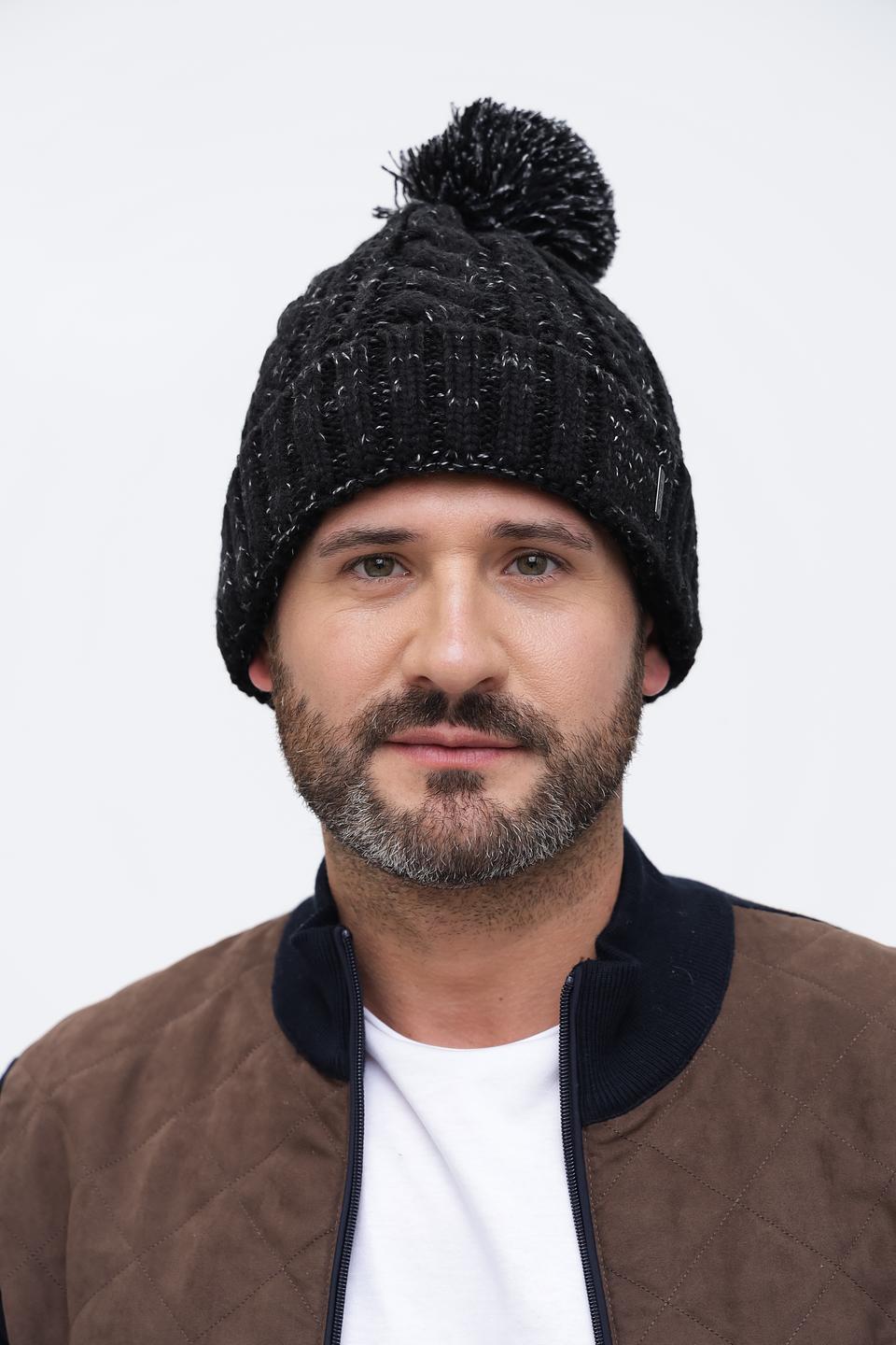 Шапка Wegener с помпоном чёрная