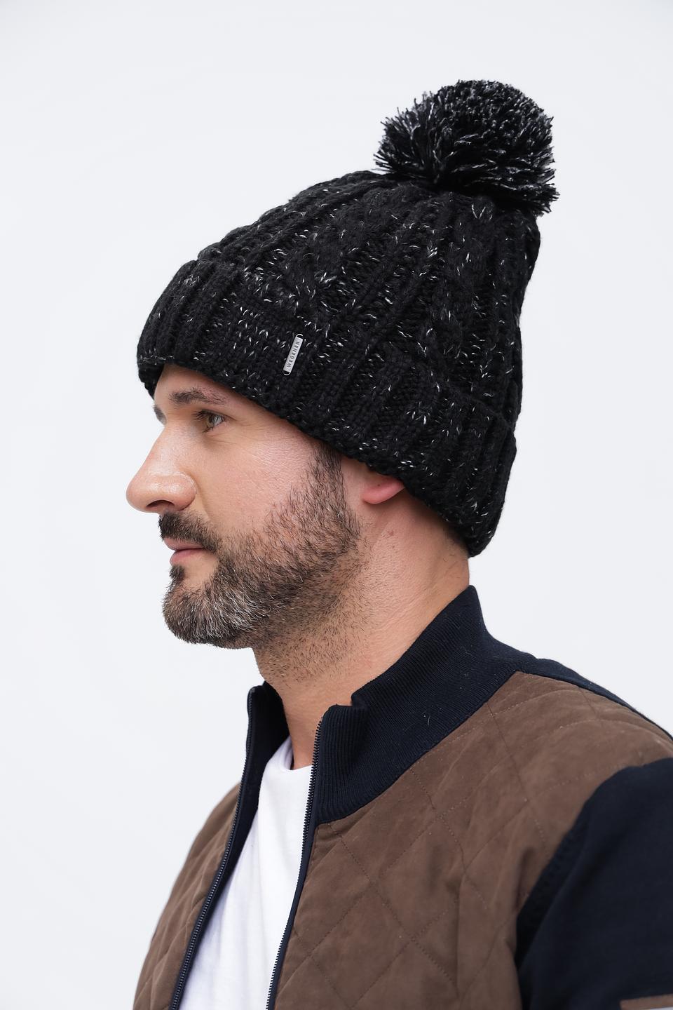 Шапка Wegener с помпоном чёрная