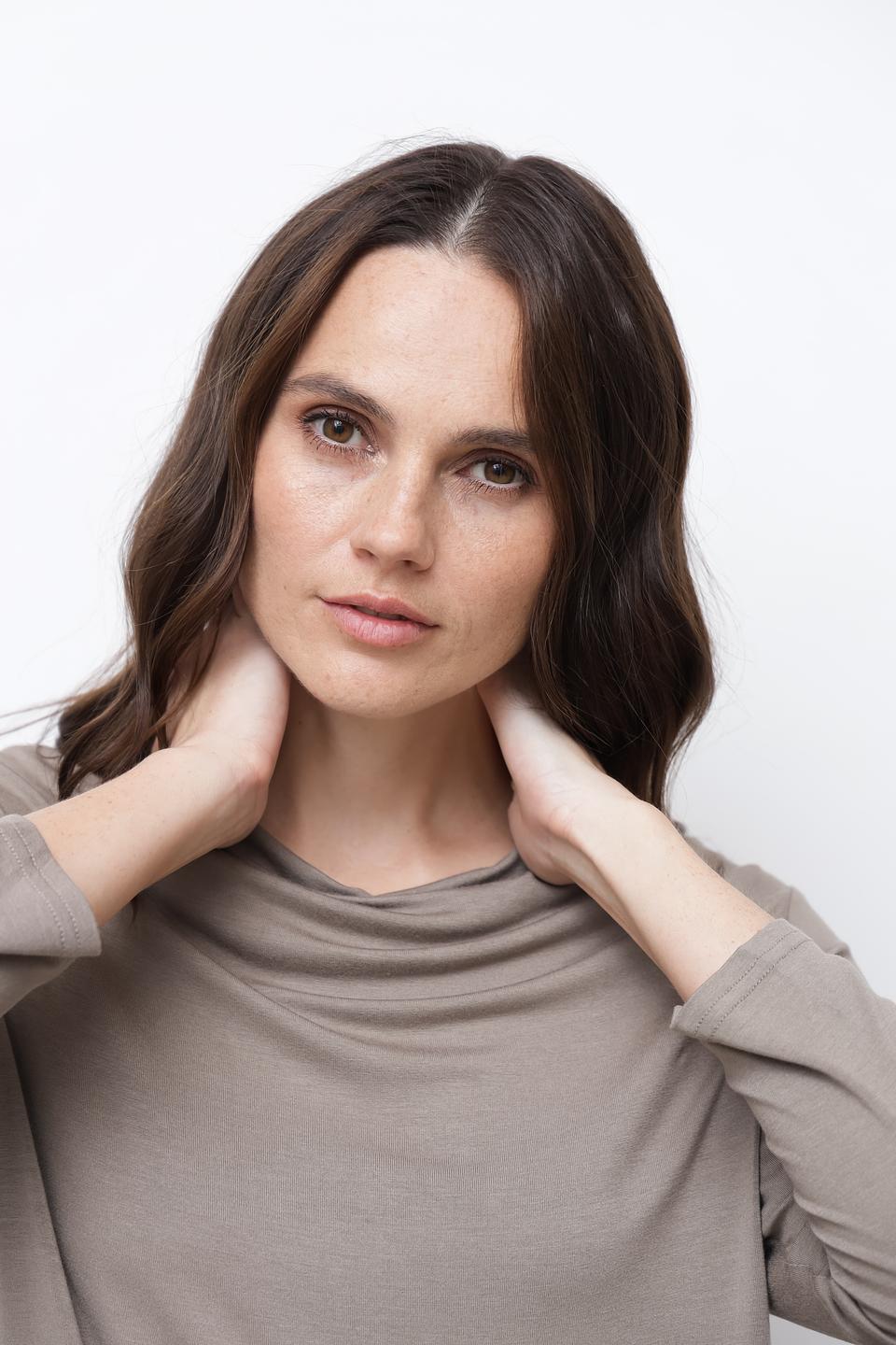 Пуловер Broadway бежевый с драпировкой