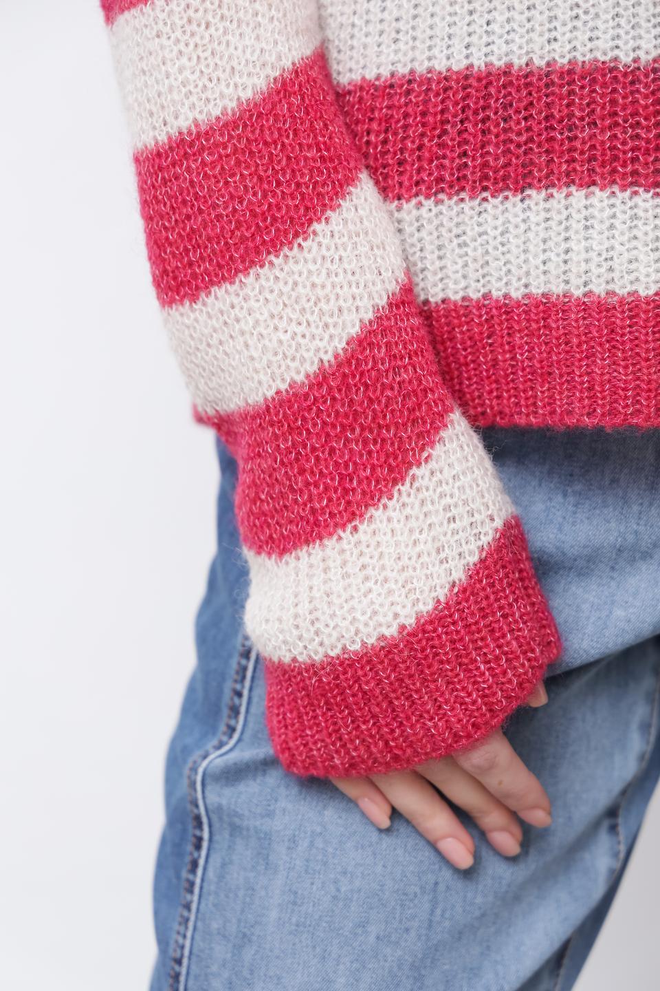 Пуловер Lecomte в полоску розовый