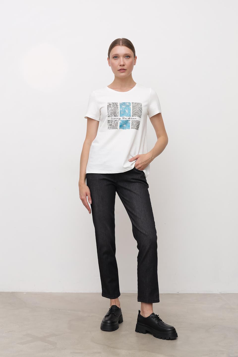 Футболка More and More с принтом белая