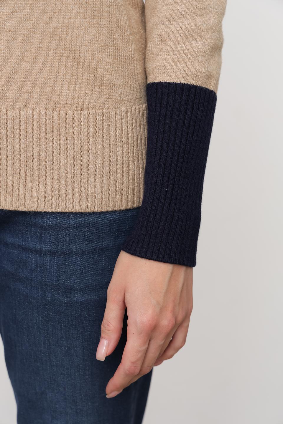 Пуловер Tuzzi с вырезом бежевый