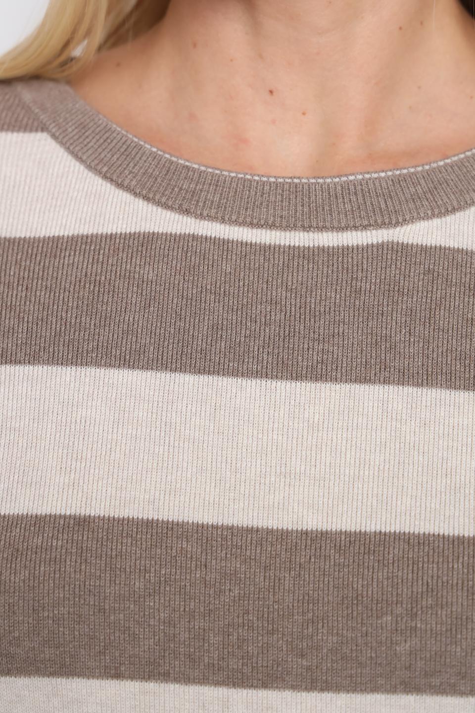 Пуловер Oui в полоску бежевый