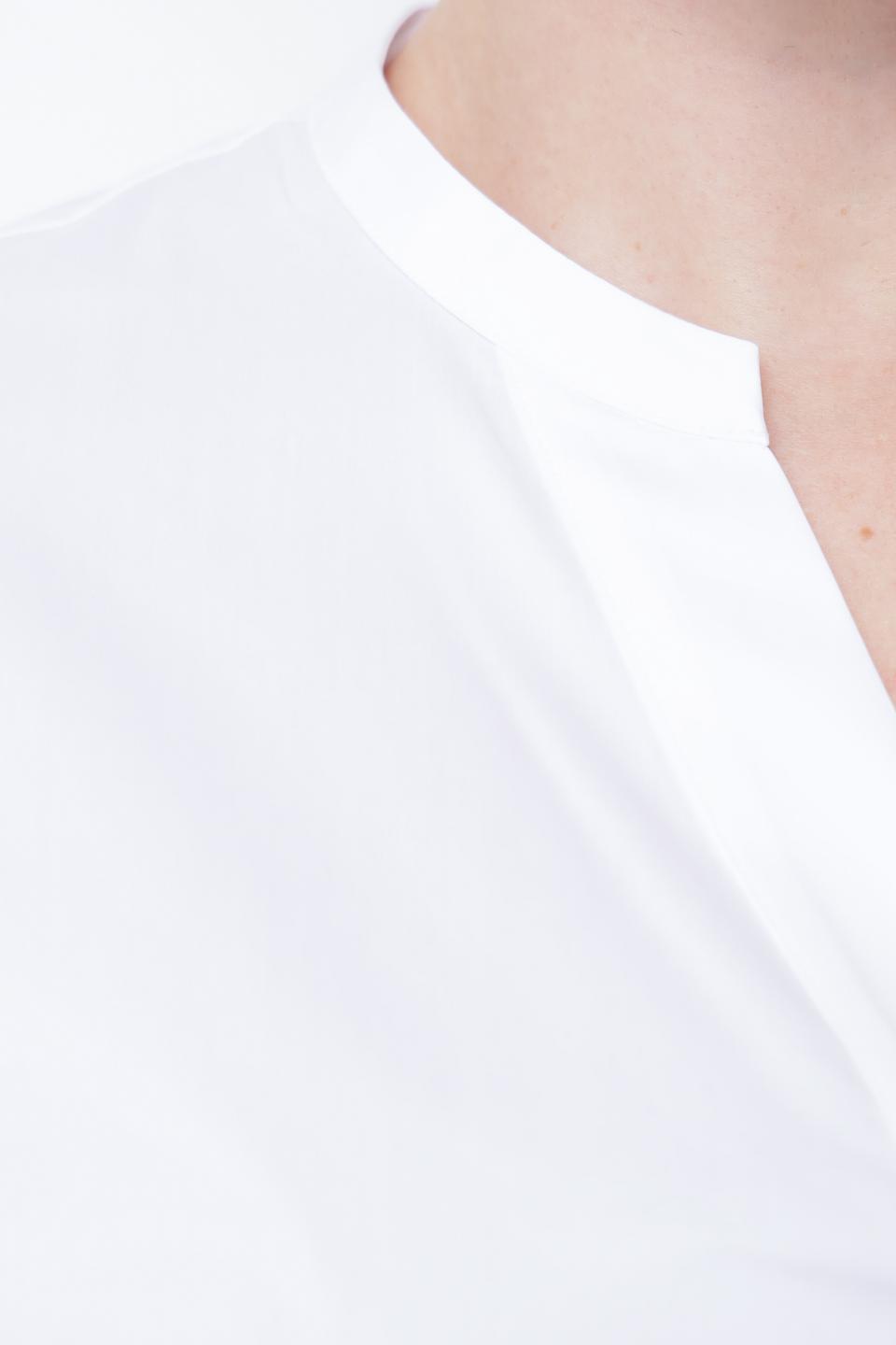 Блуза Frank Walder с V-образным вырезом