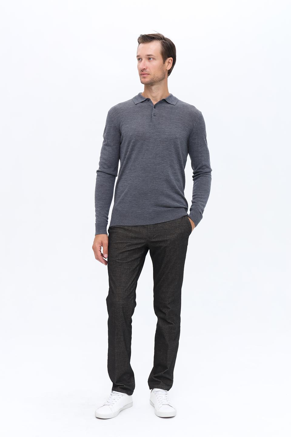 Пуловер Bugatti с воротником-поло серый