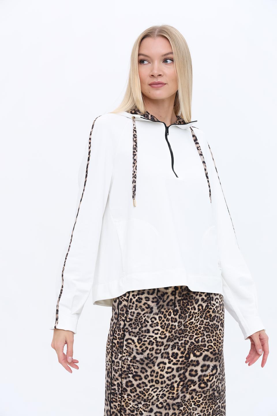 Пуловер Marc Cain с леопардовым декором