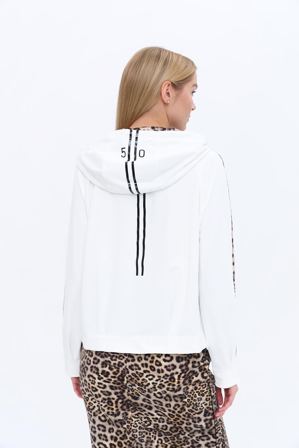 Пуловер Marc Cain с леопардовым декором