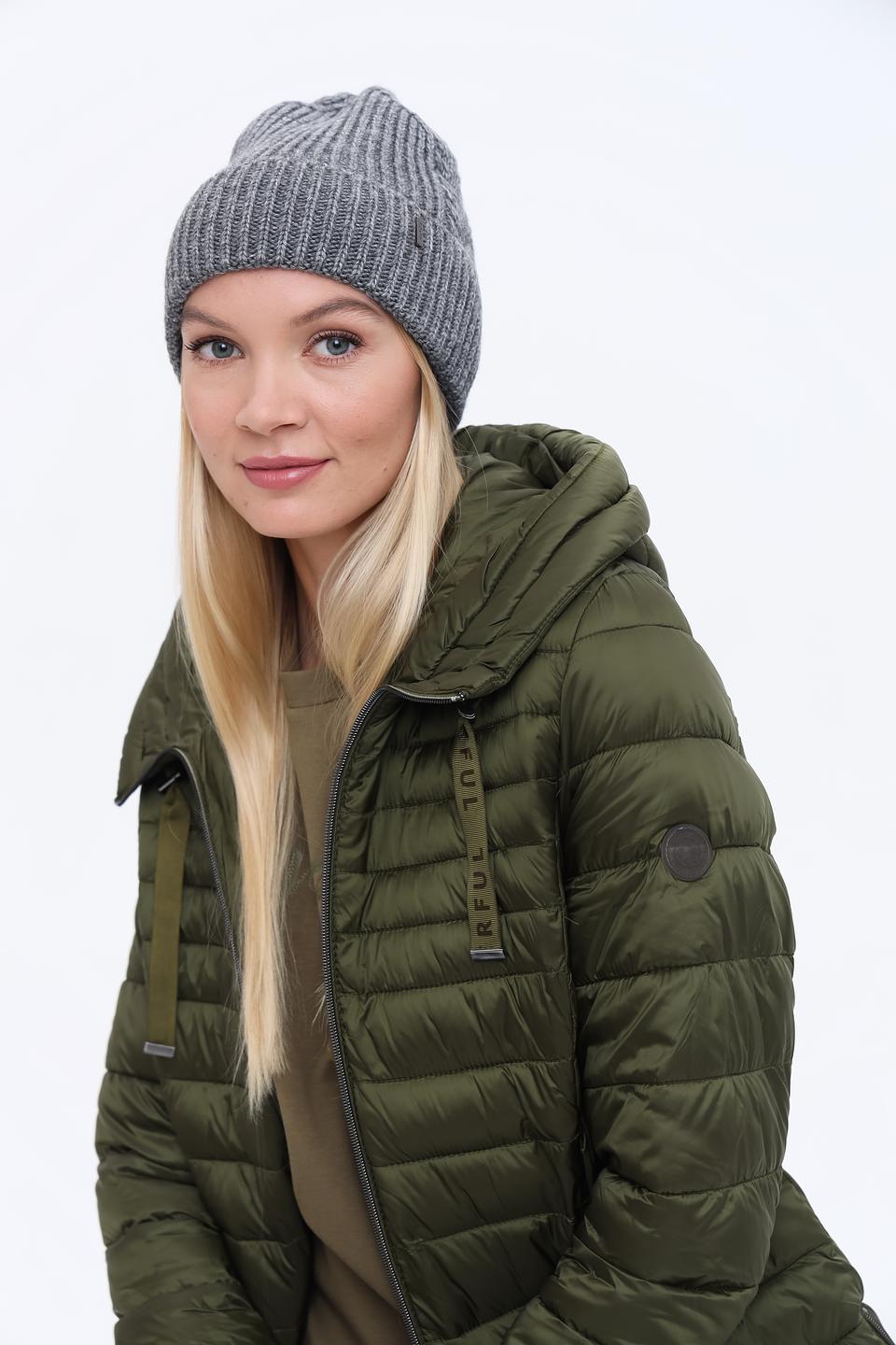 Шапка Adel вязаная серая