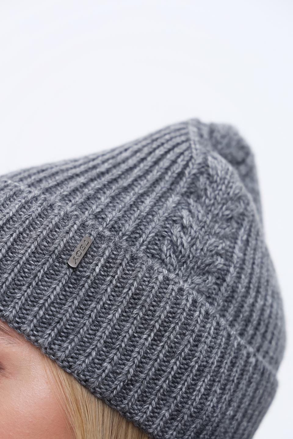 Шапка Adel вязаная серая
