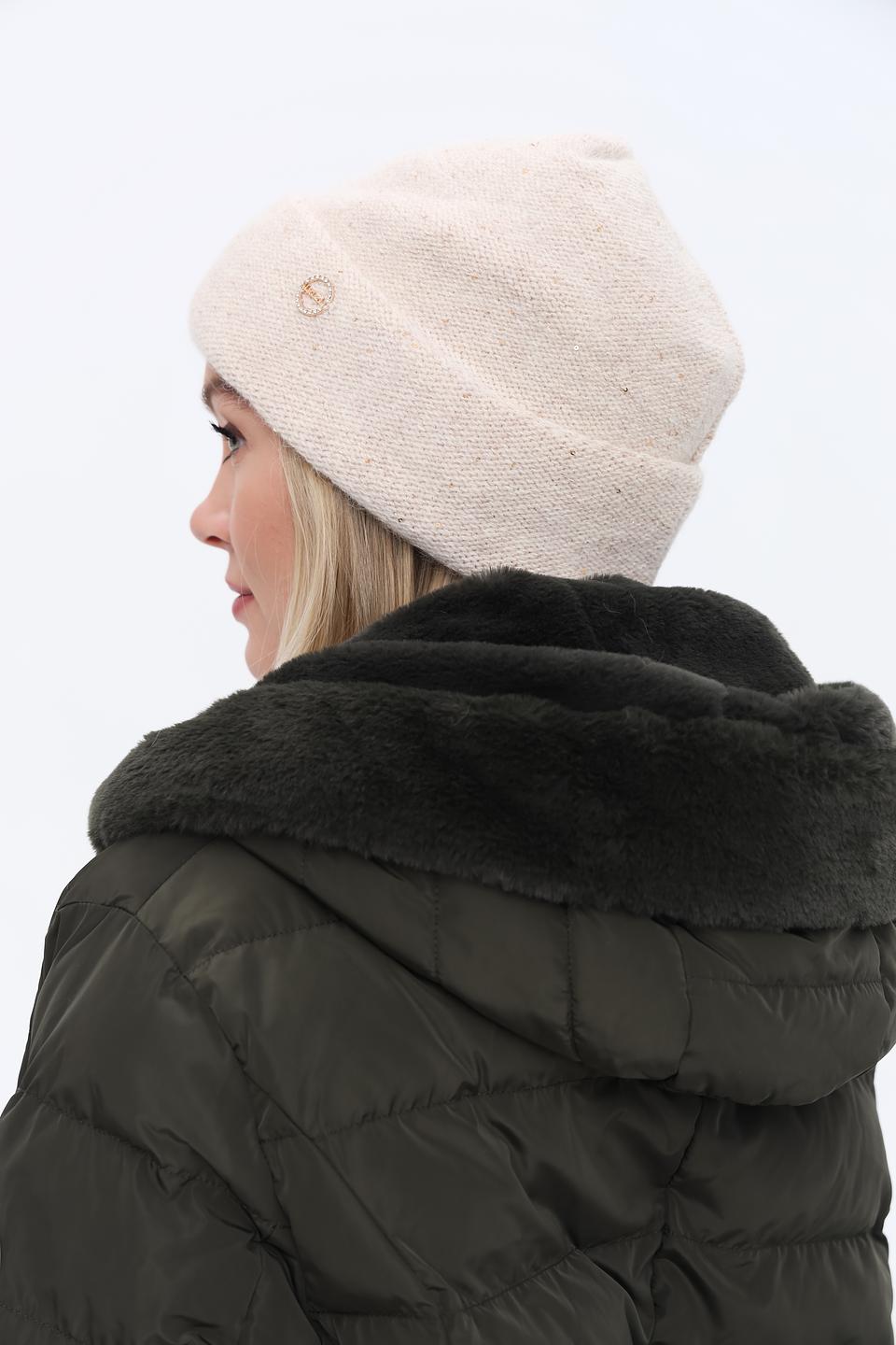 Шапка Adel вязаная бежевая