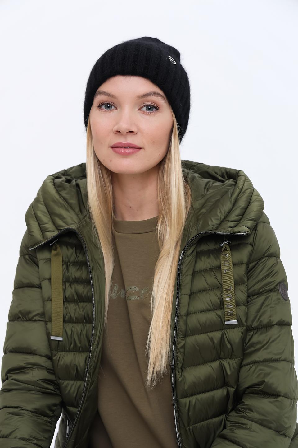 Шапка Adel чёрная с логотипом