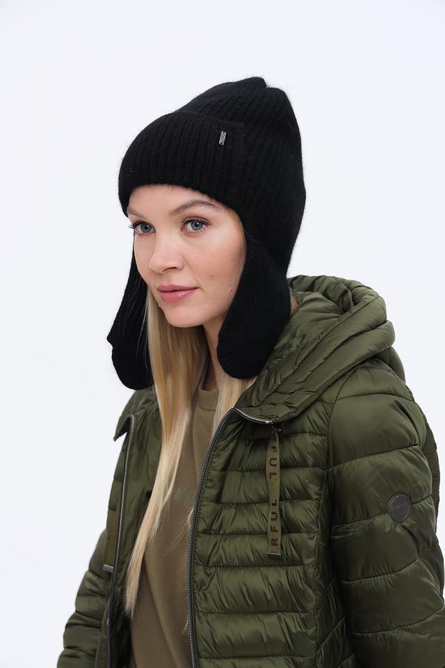 Шапка Adel с ушами чёрная