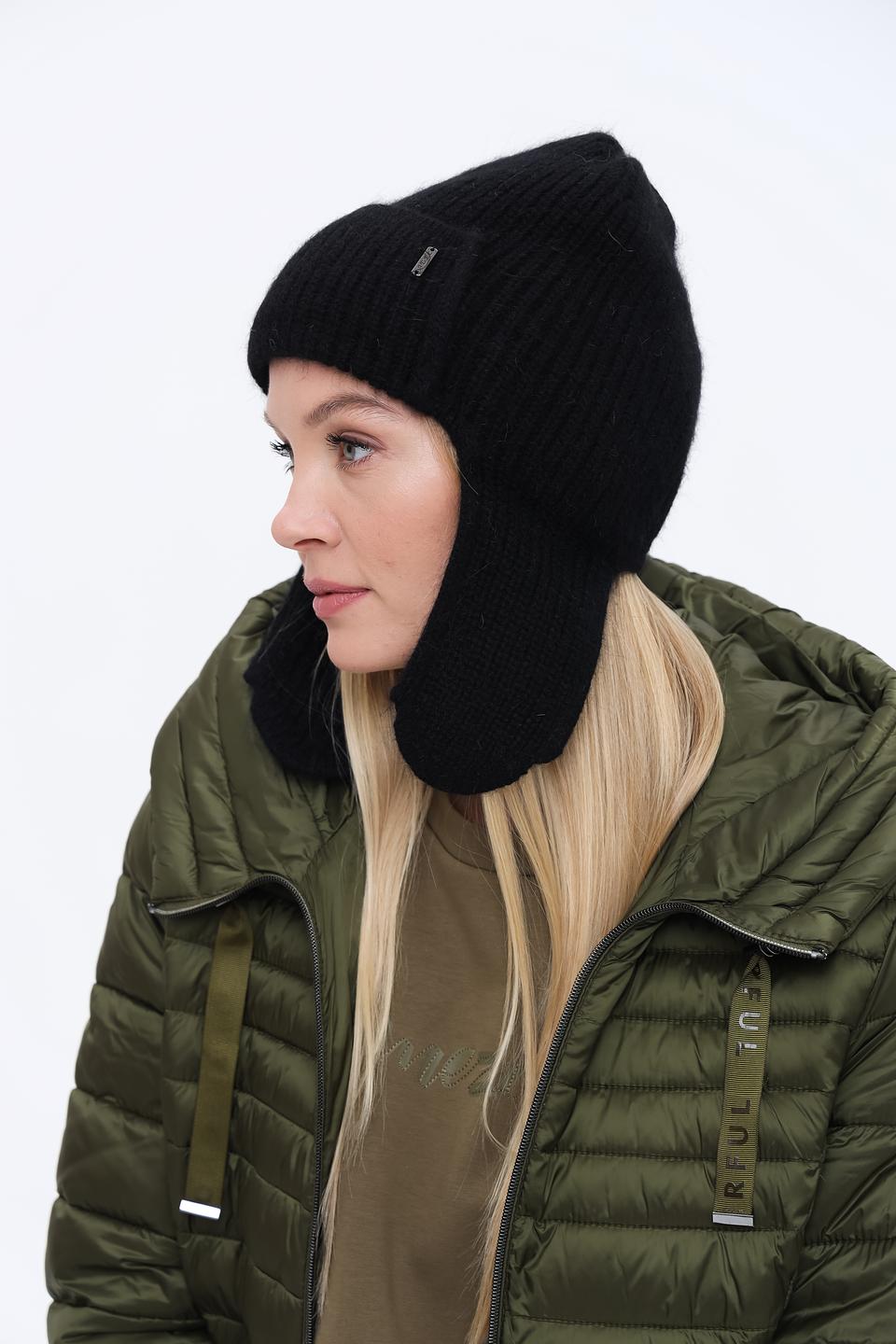 Шапка Adel с ушами чёрная