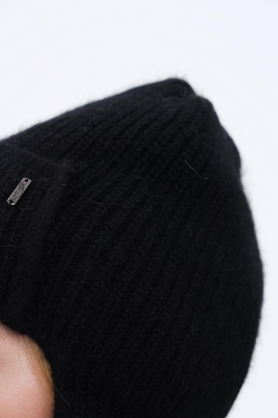 Шапка Adel с ушами чёрная