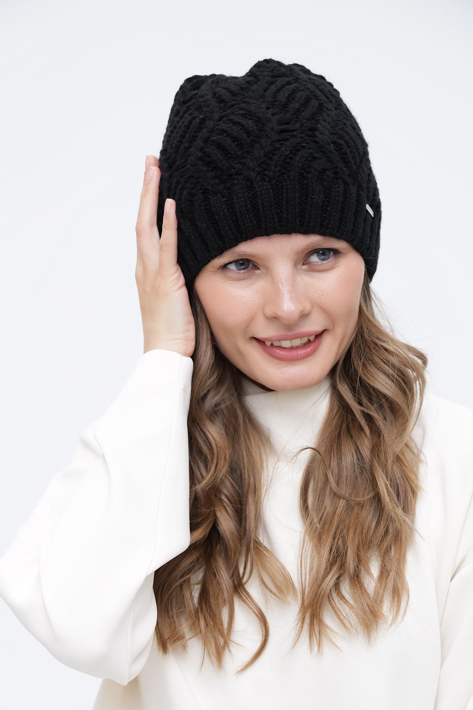 Шапка Wegener чёрная с косами