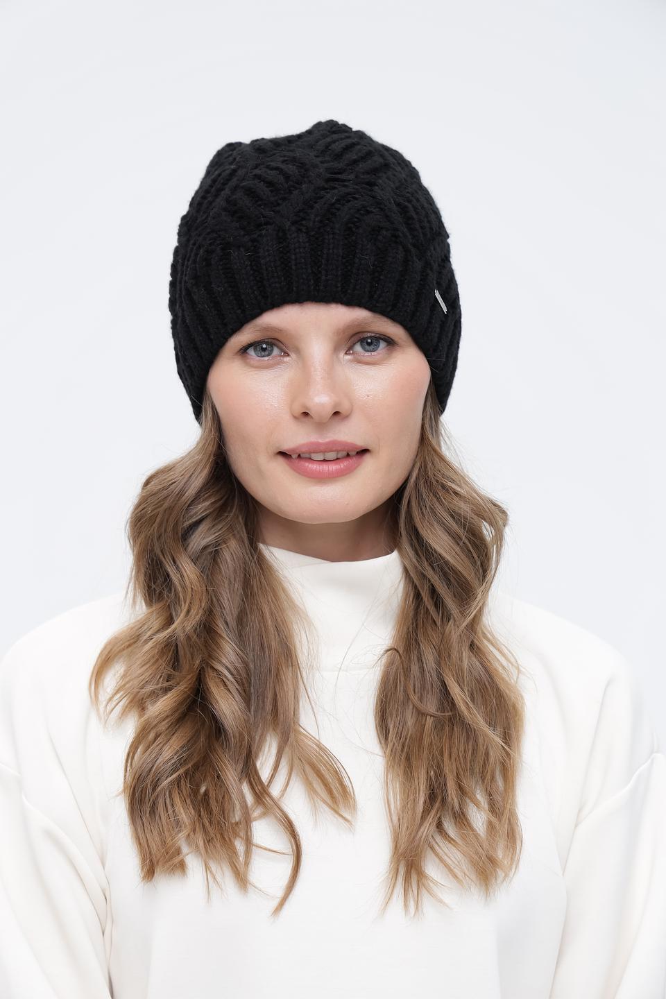 Шапка Wegener чёрная с косами