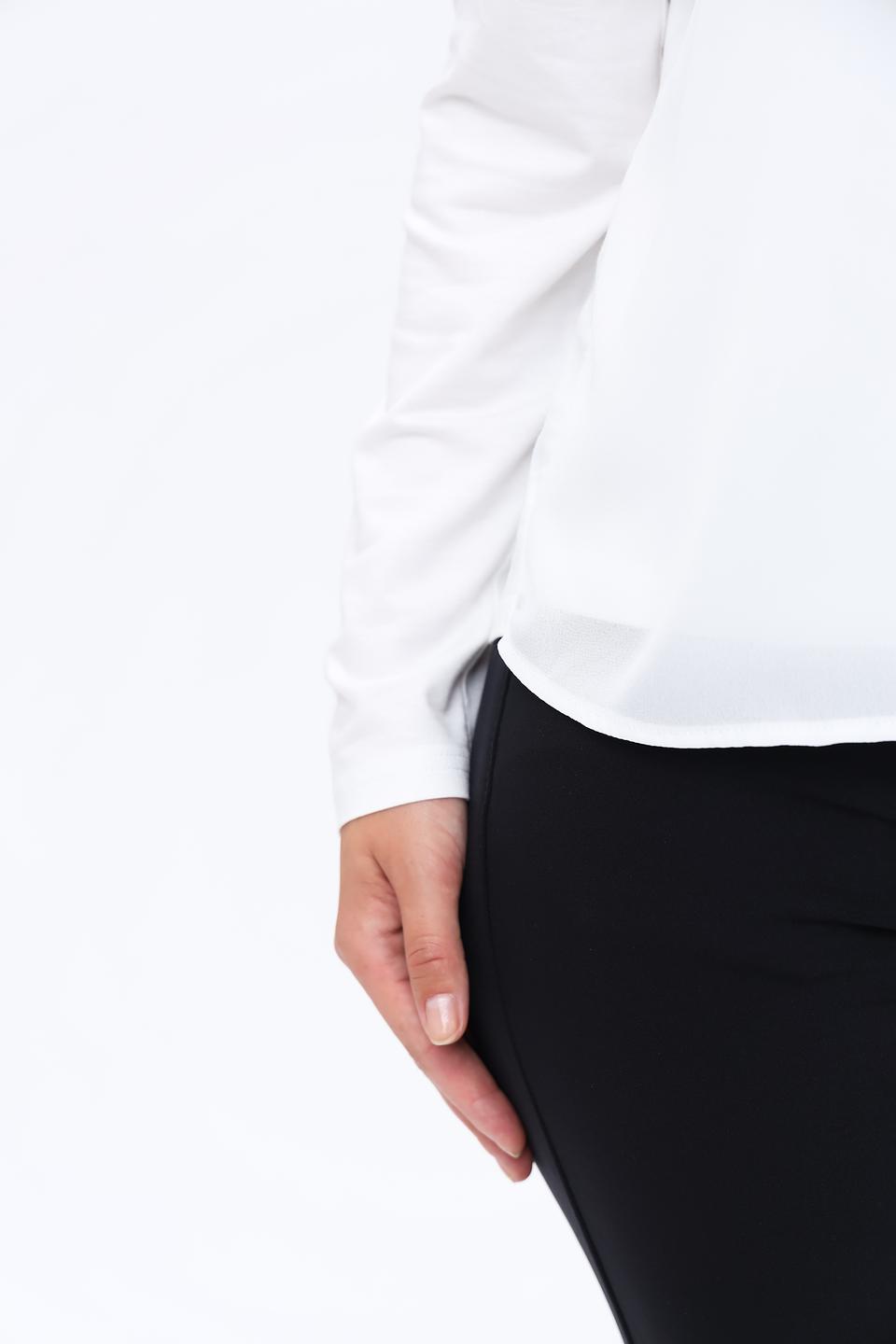 Блуза Frank Walder с V-образным вырезом