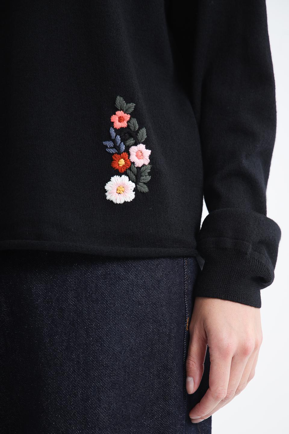 Пуловер Pezzo с вышивкой чёрный