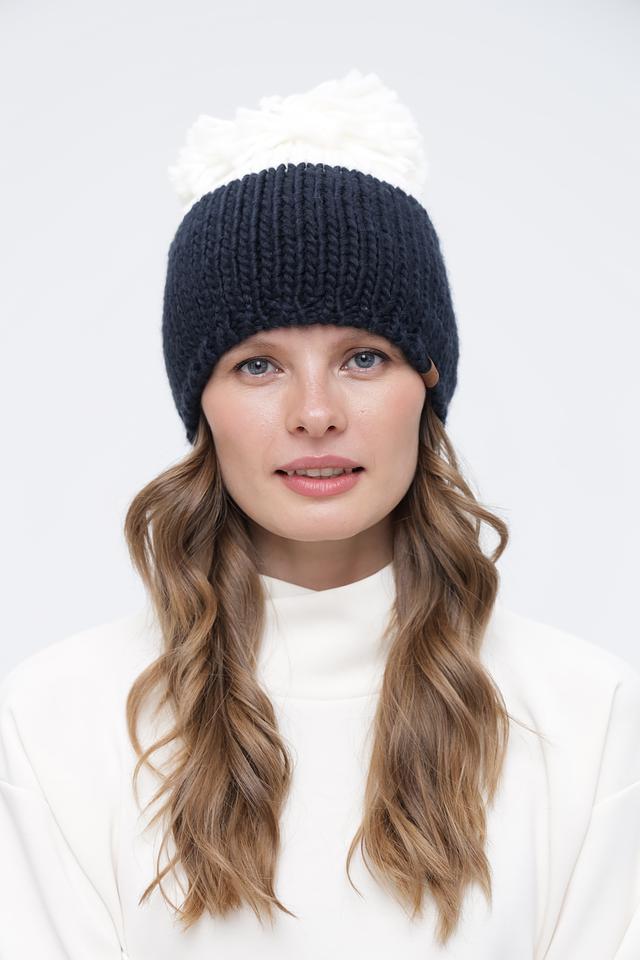 Шапка Bugatti с помпоном