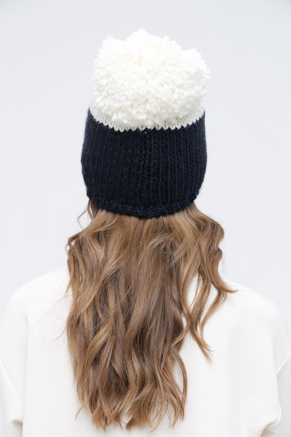 Шапка Bugatti с помпоном