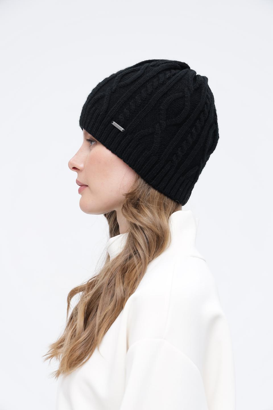 Шапка Wegener чёрная с косами