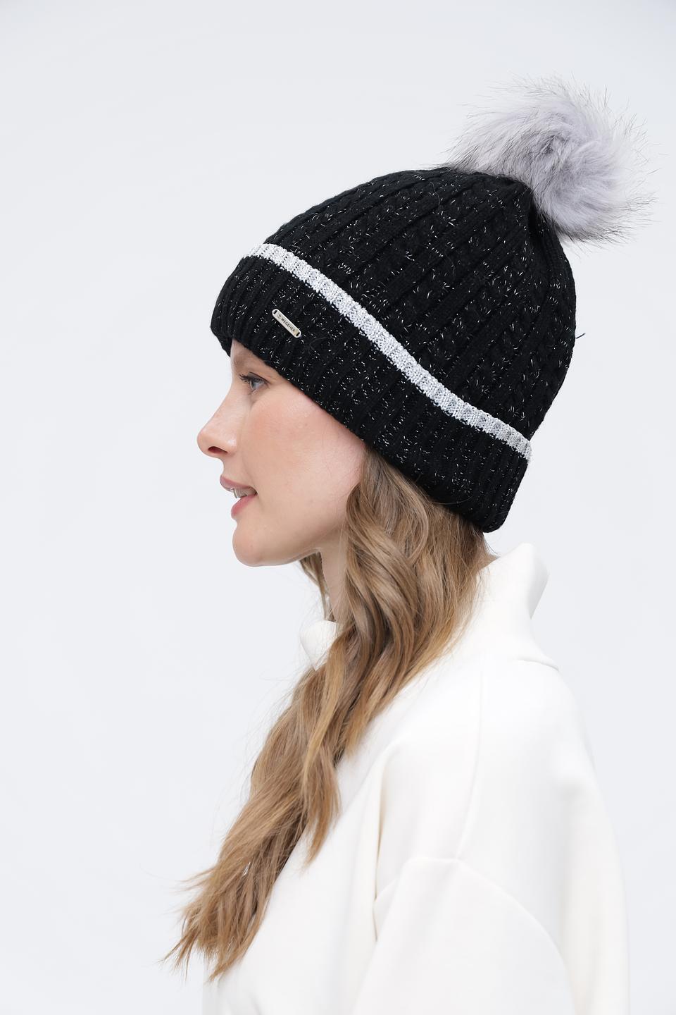 Шапка Wegener с помпоном чёрная