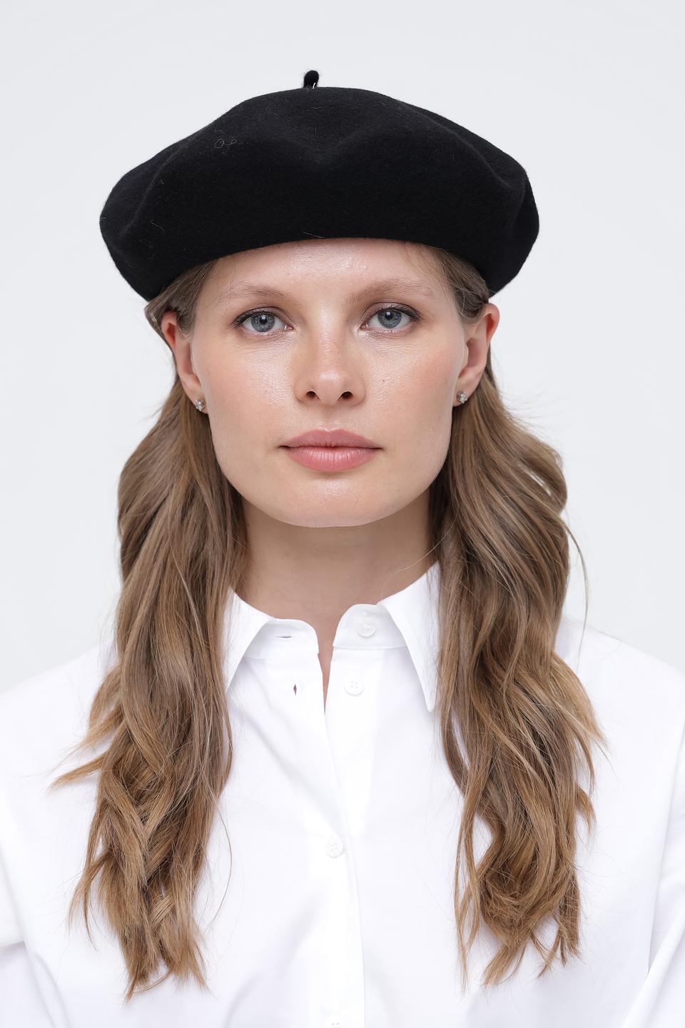 Берет Wegener чёрный с декором