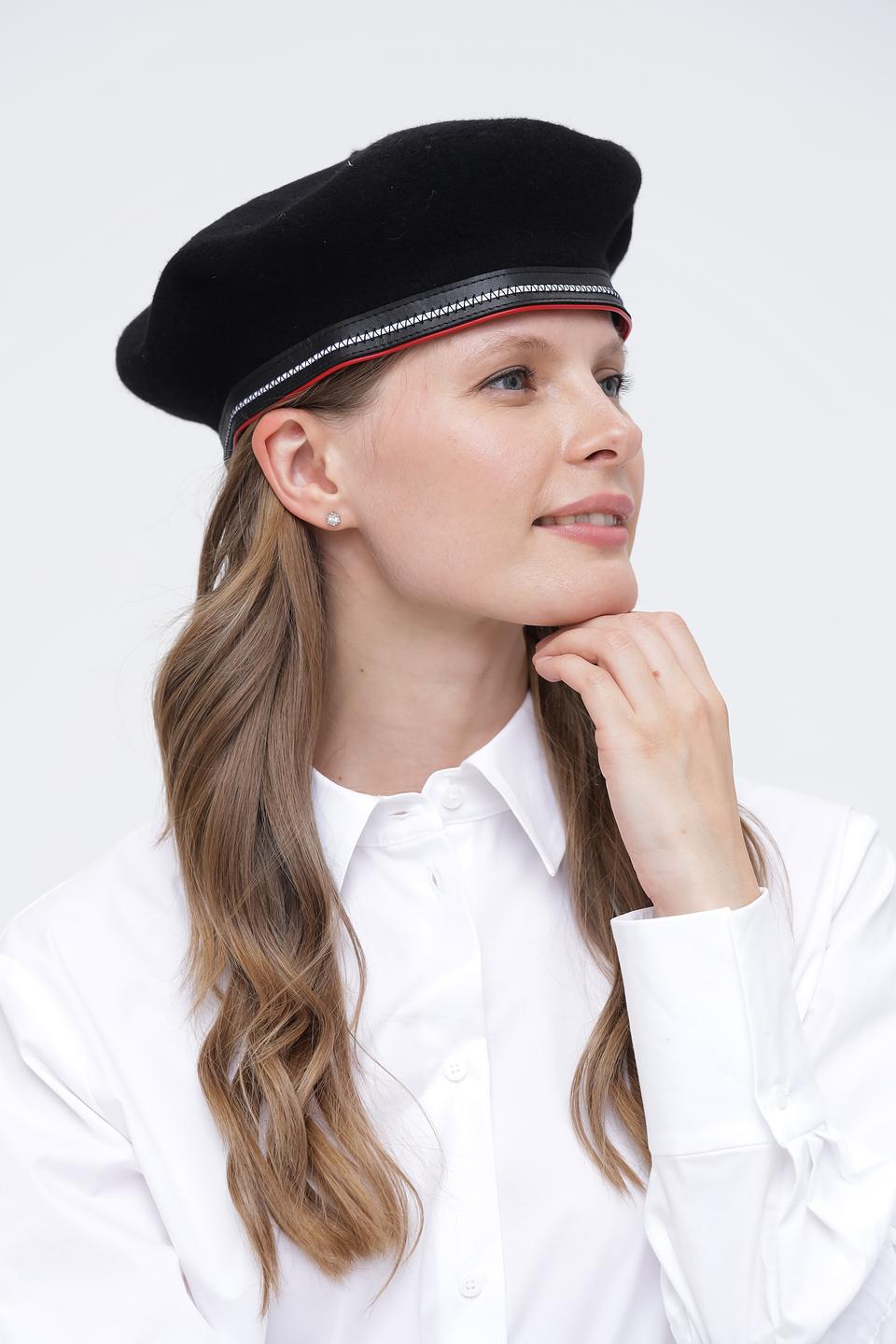 Берет Wegener чёрный с декором