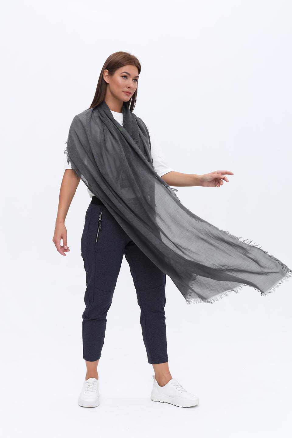 Шарф Fraas графитовый с бахромой