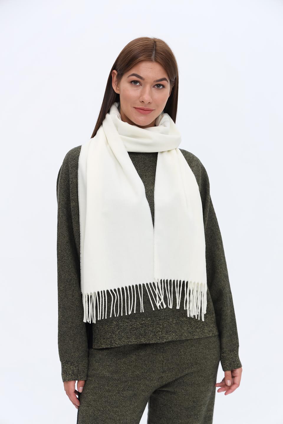 Шарф Fraas кремовый с бахромой