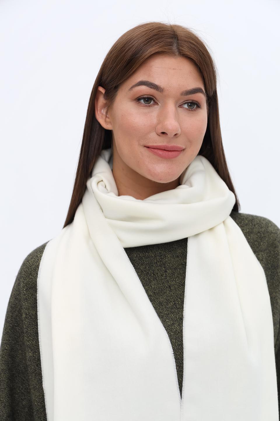 Шарф Fraas кремовый с бахромой