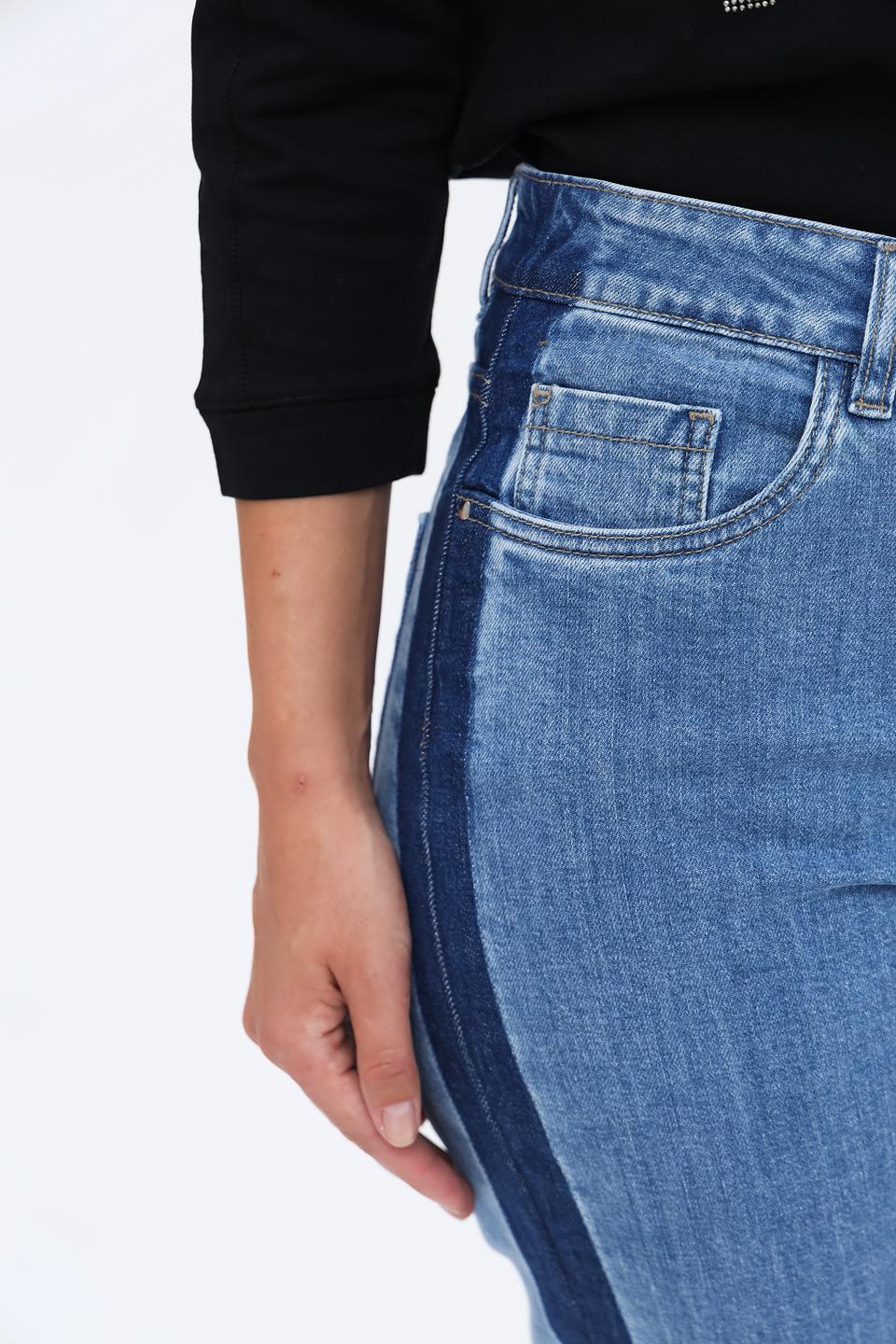 Джинсы UNQ с полосой