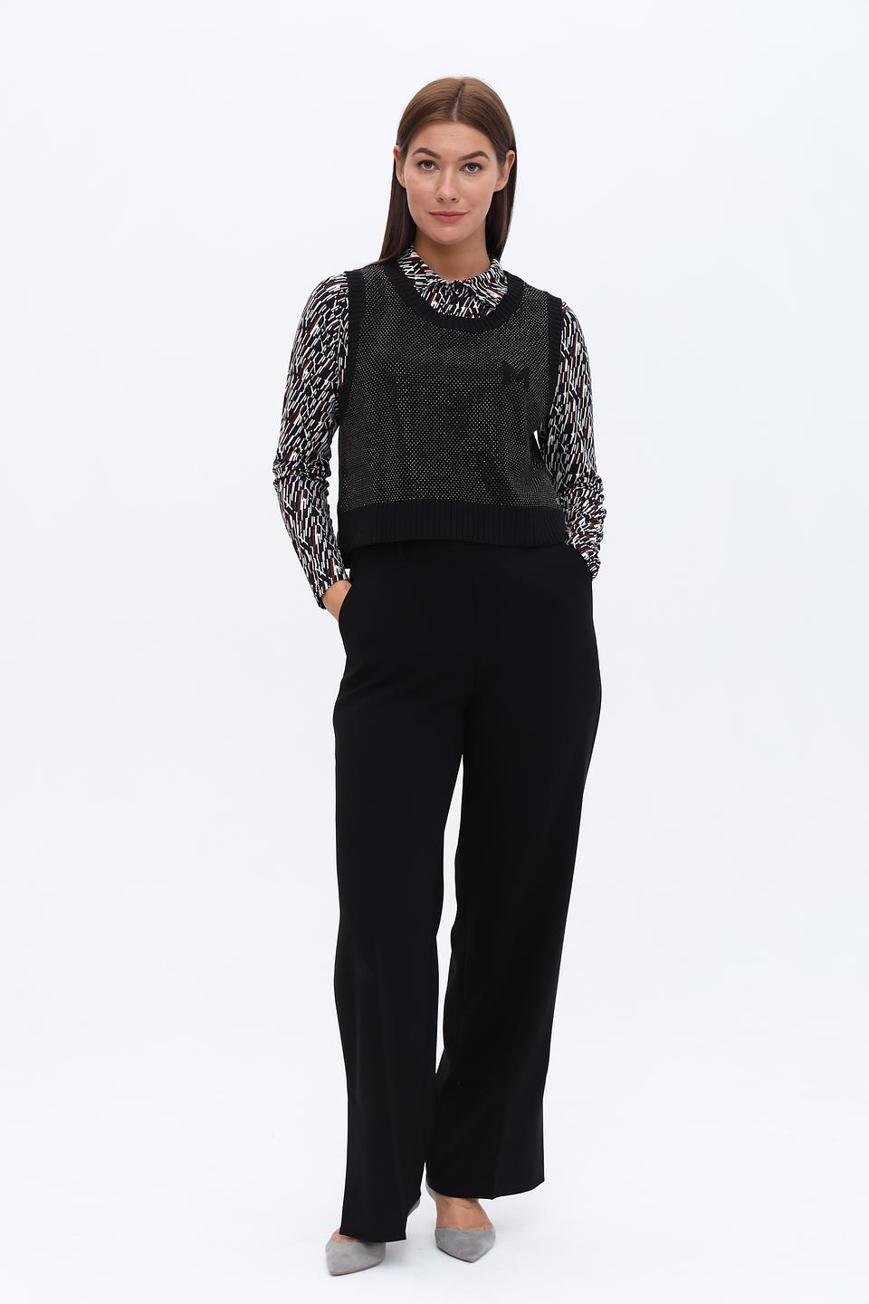 Жилет Monari чёрный с вышивкой M