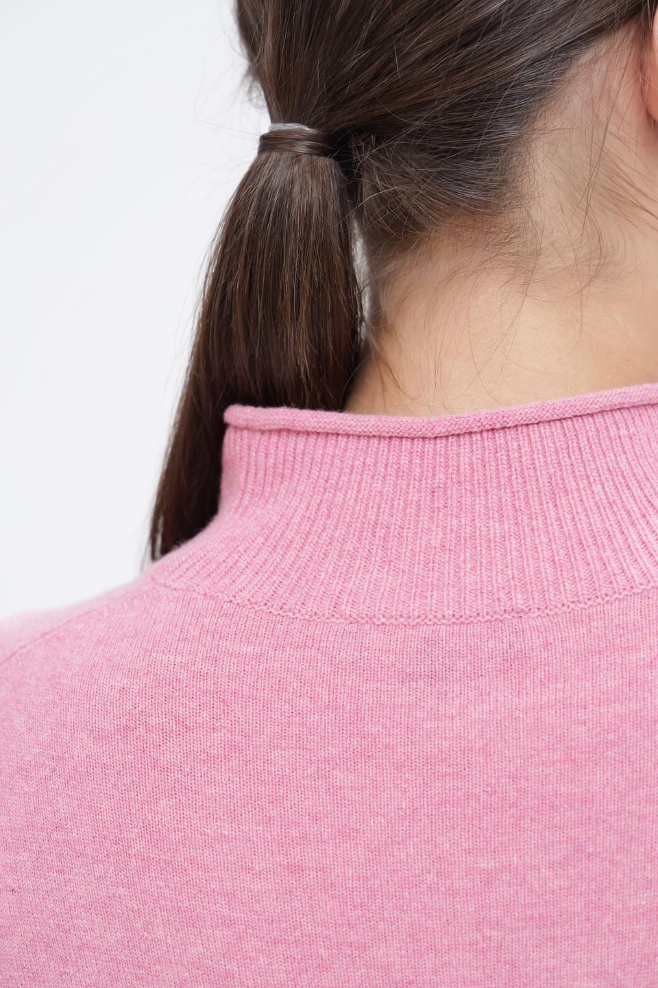 Пуловер Pezzo с косами розовый