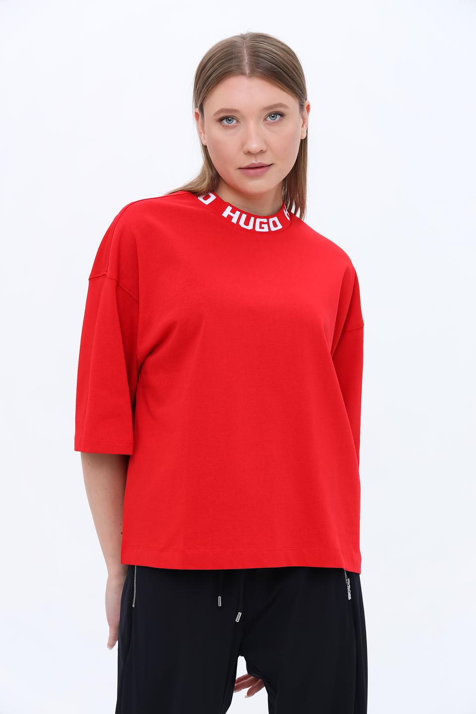 Футболка Hugo женская красная оверсайз