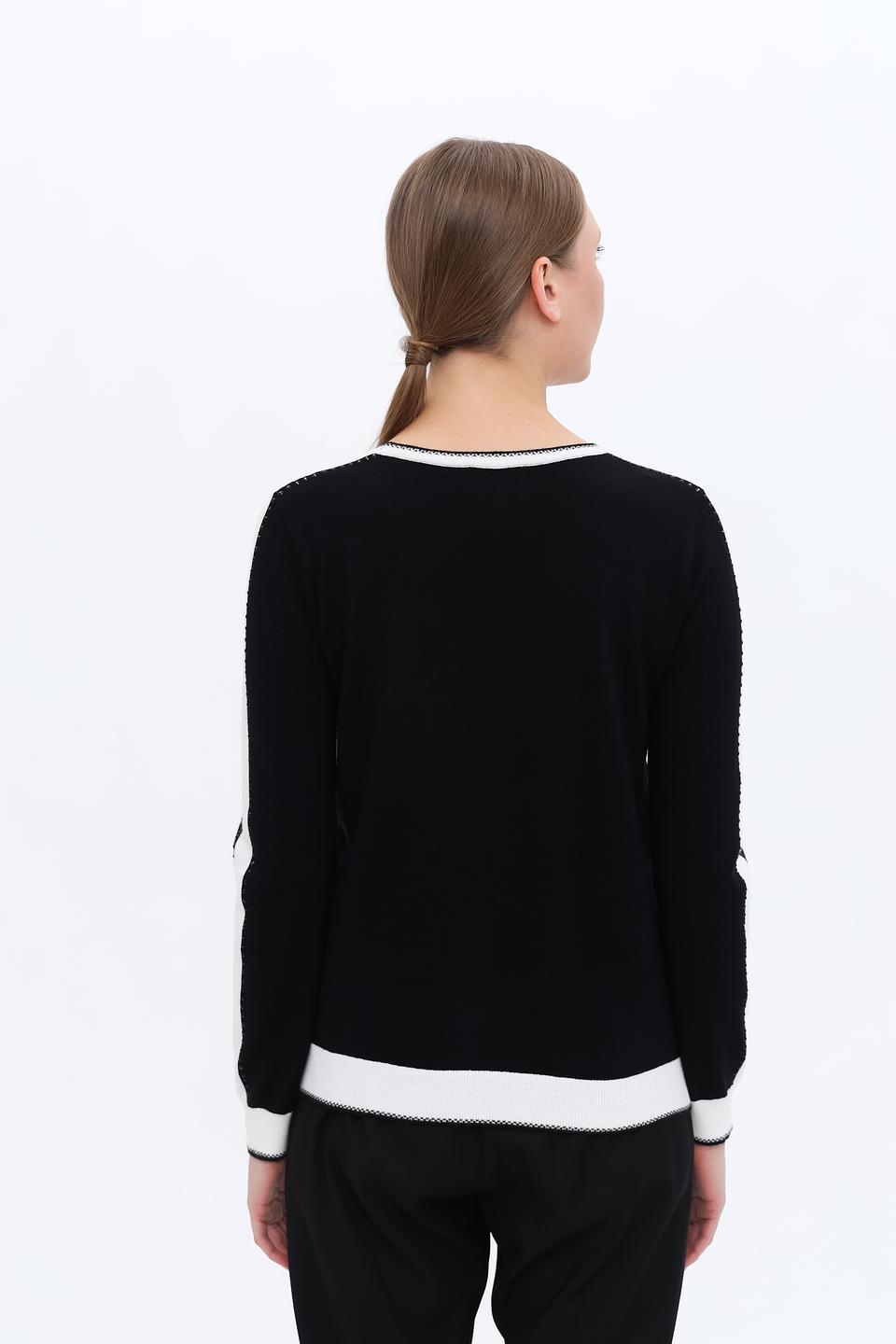 Джемпер Leo & Ugo с цветком