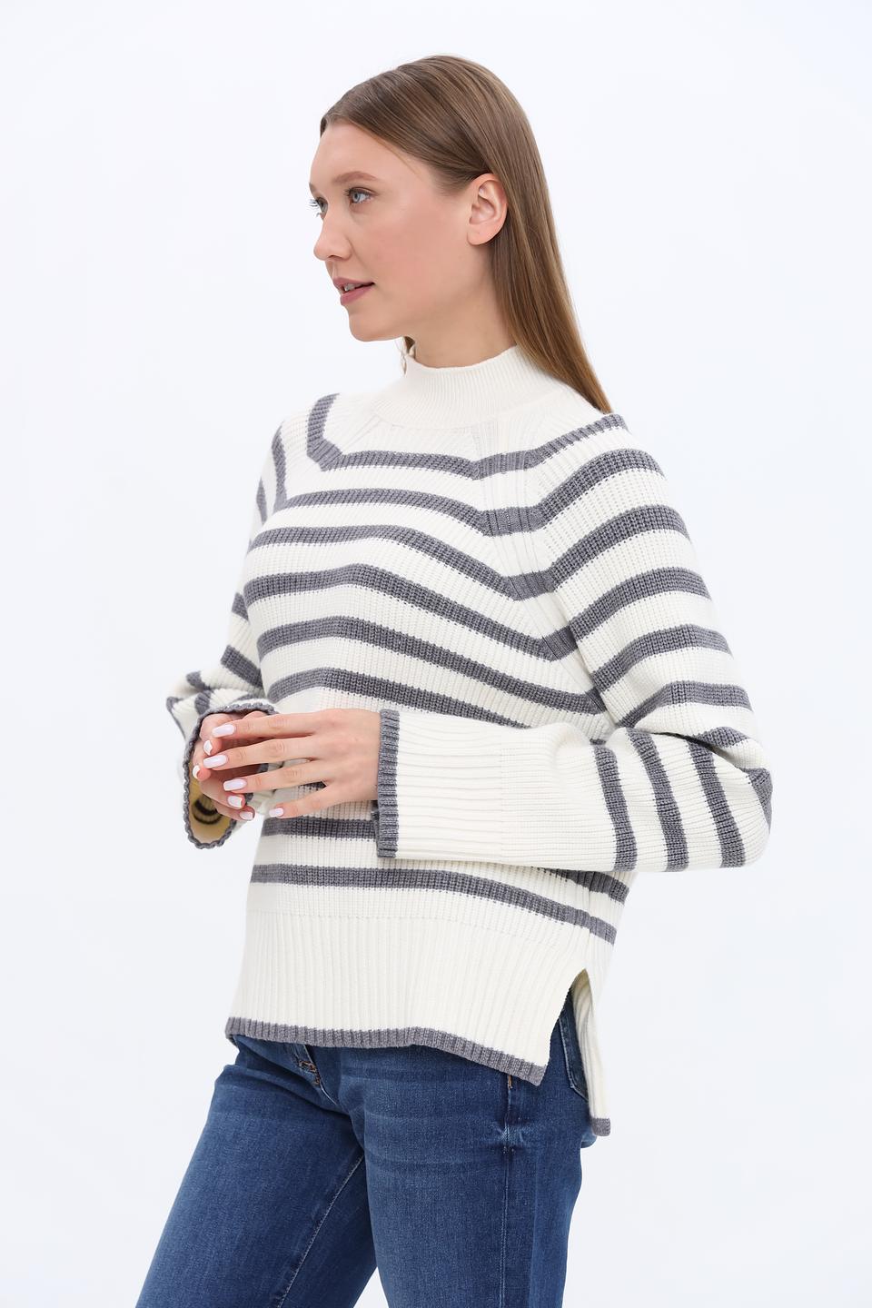 Пуловер Rich and Royal в полоску