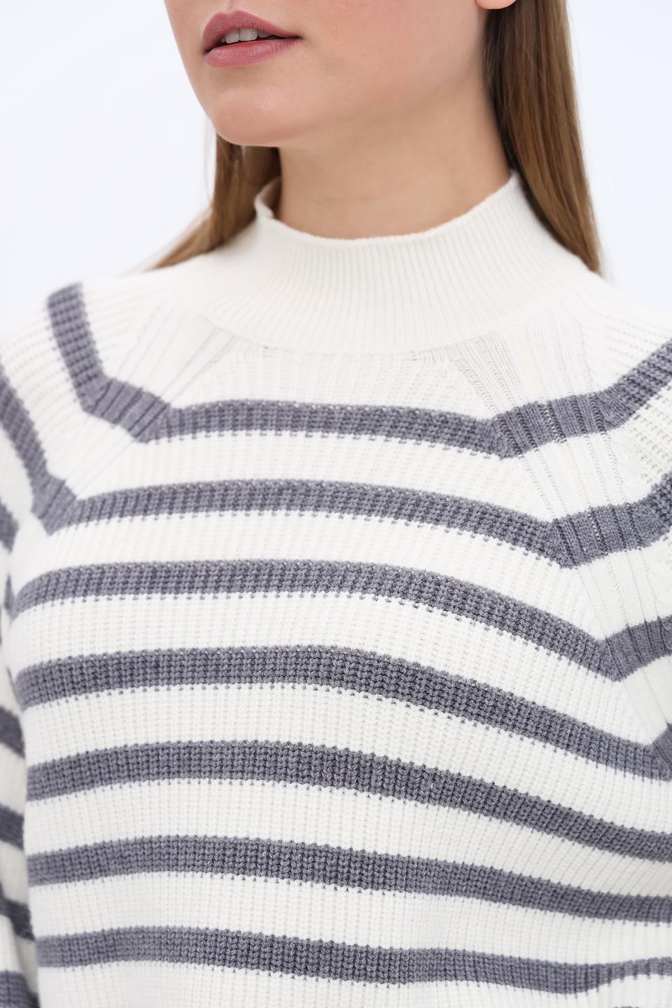 Пуловер Rich and Royal в полоску