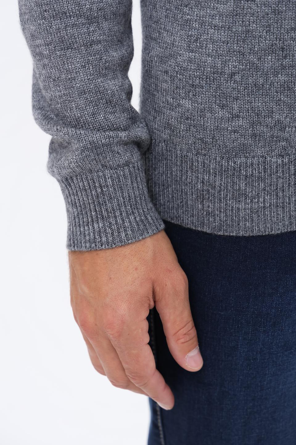 Джемпер Pezzo серый с косами