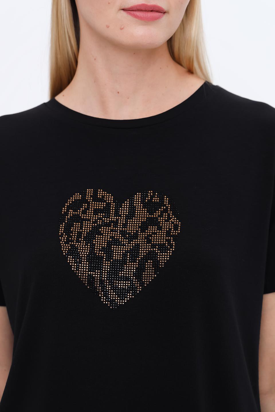 Футболка More and More с сердцем