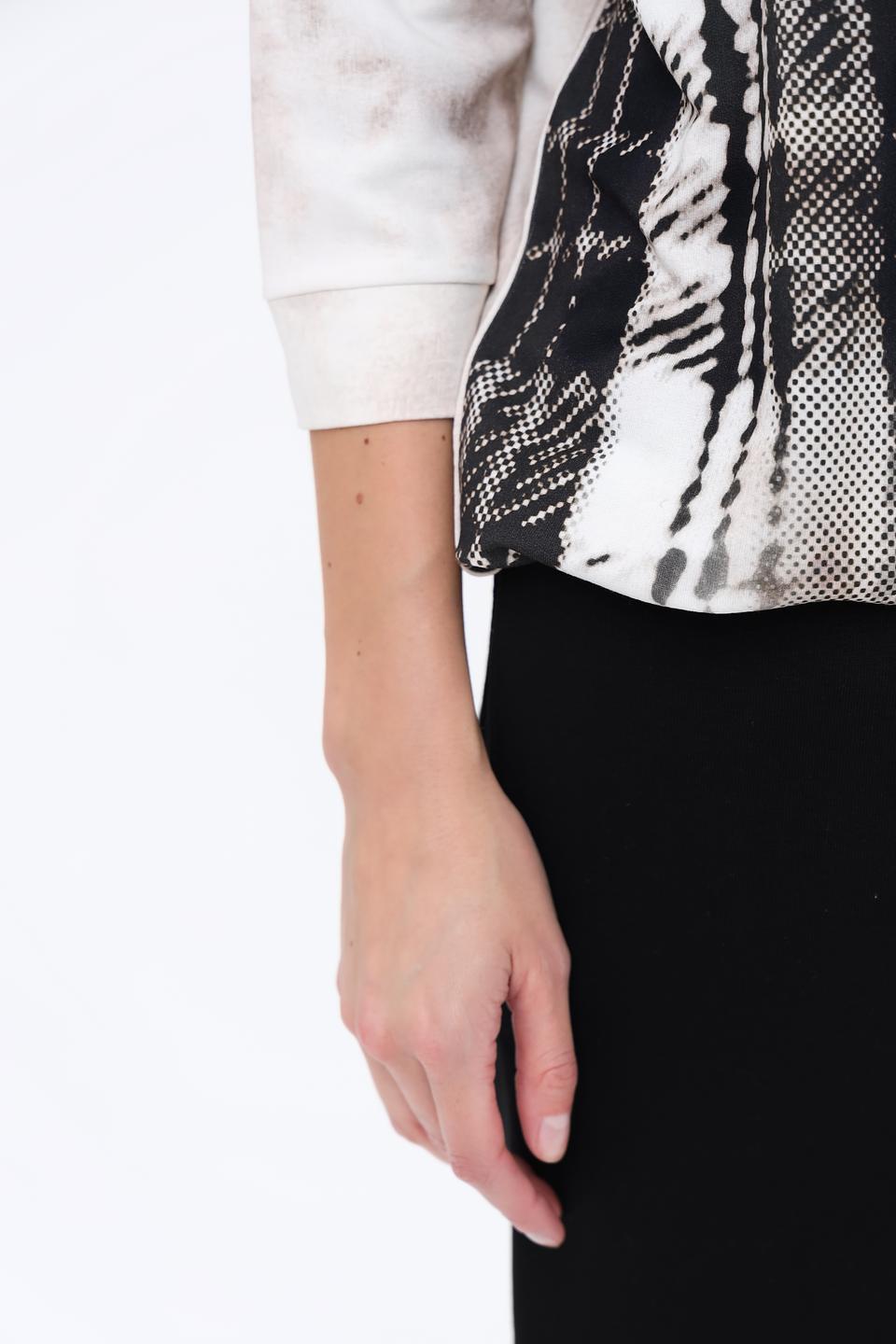 Пуловер Monari с принтом в клетку