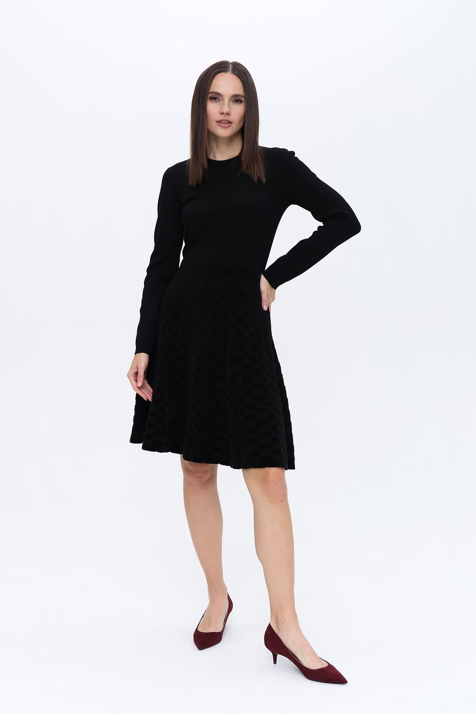 Платье Emporio Armani черное с текстурой