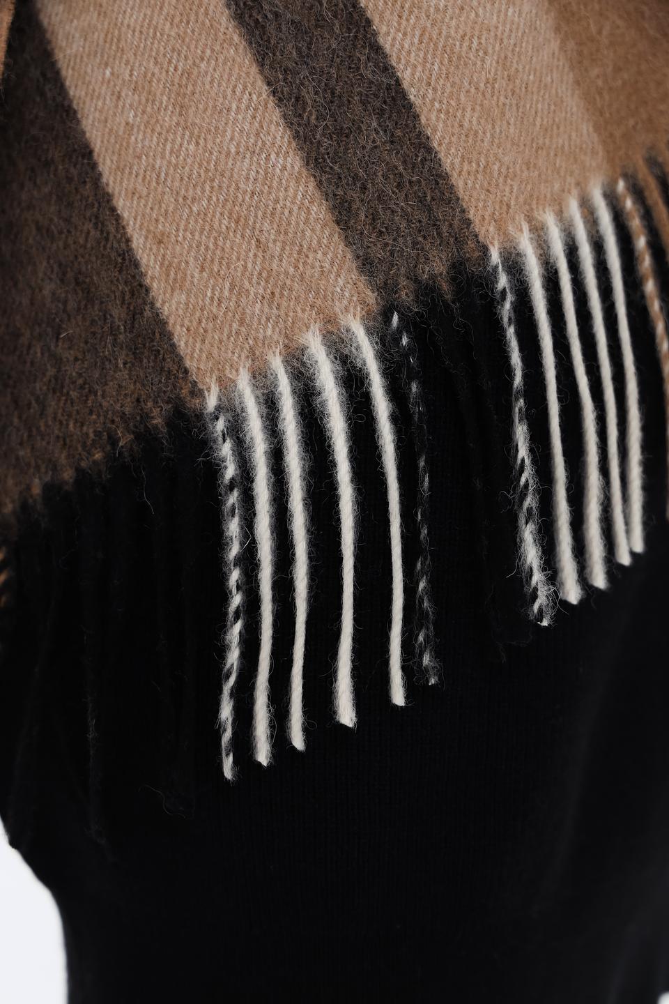 Пончо Fraas в клетку