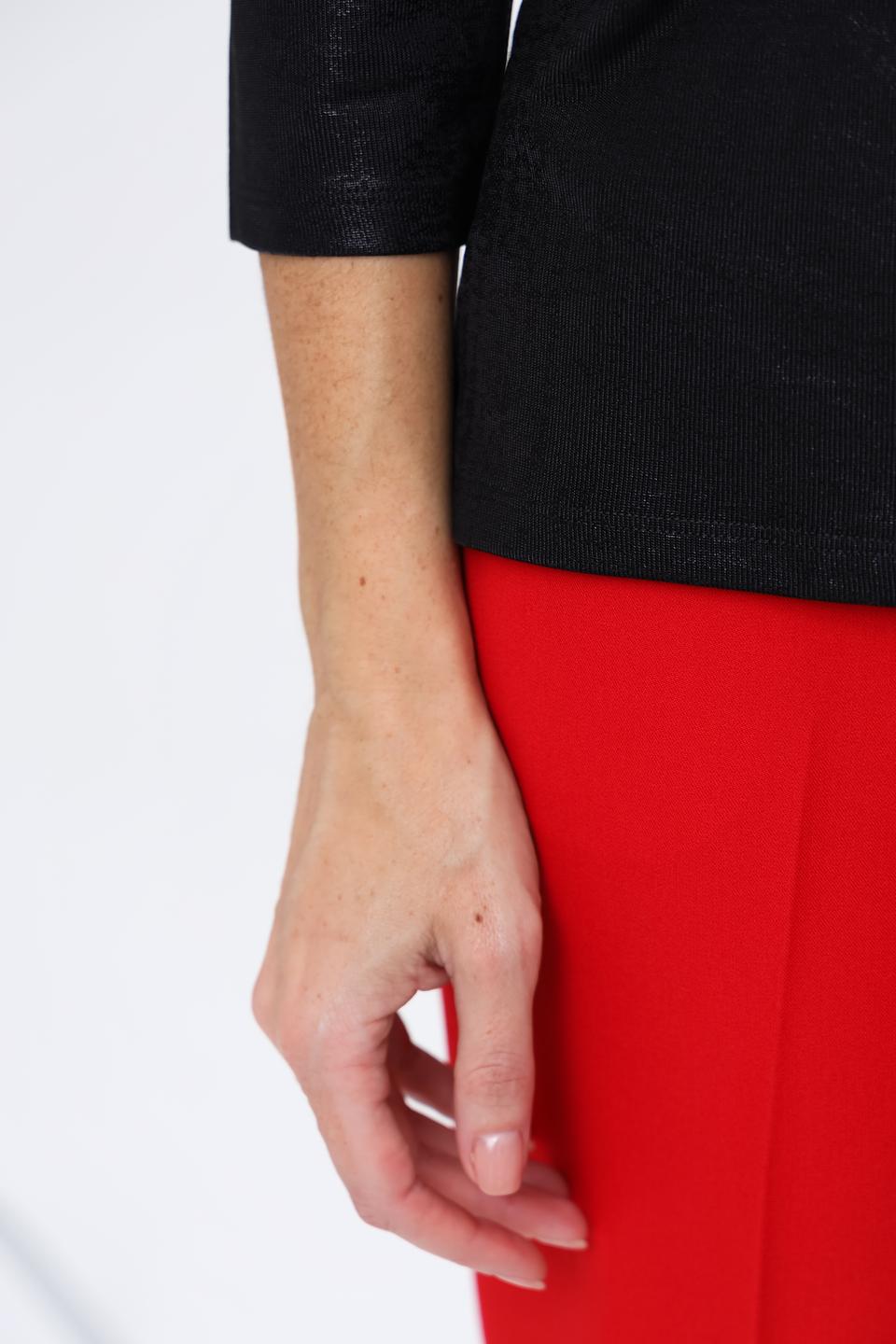 Лонгслив Monari чёрный с текстурой