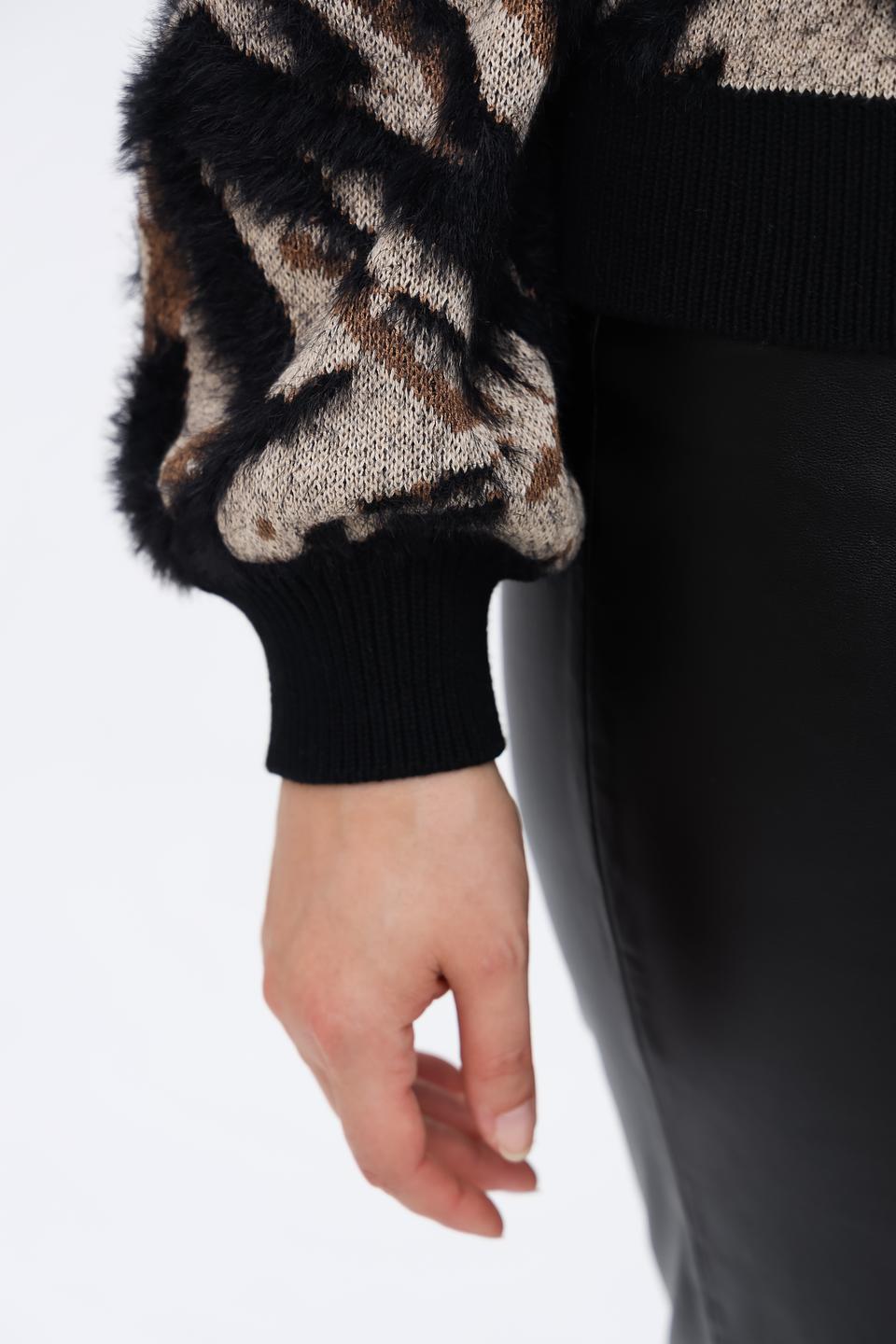 Пуловер Taifun с принтом зебра