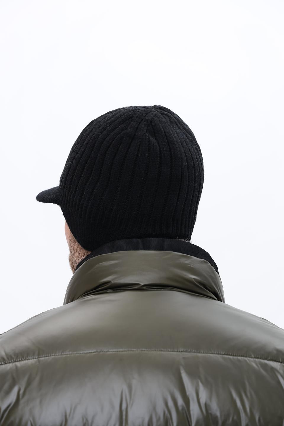 Бейсболка Marhatter чёрная