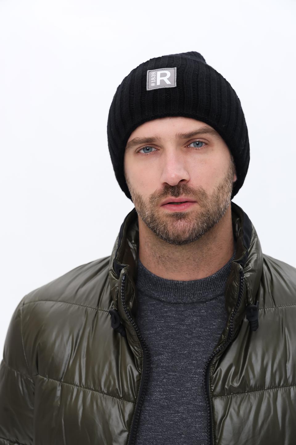 Шапка Roeckl чёрная с логотипом