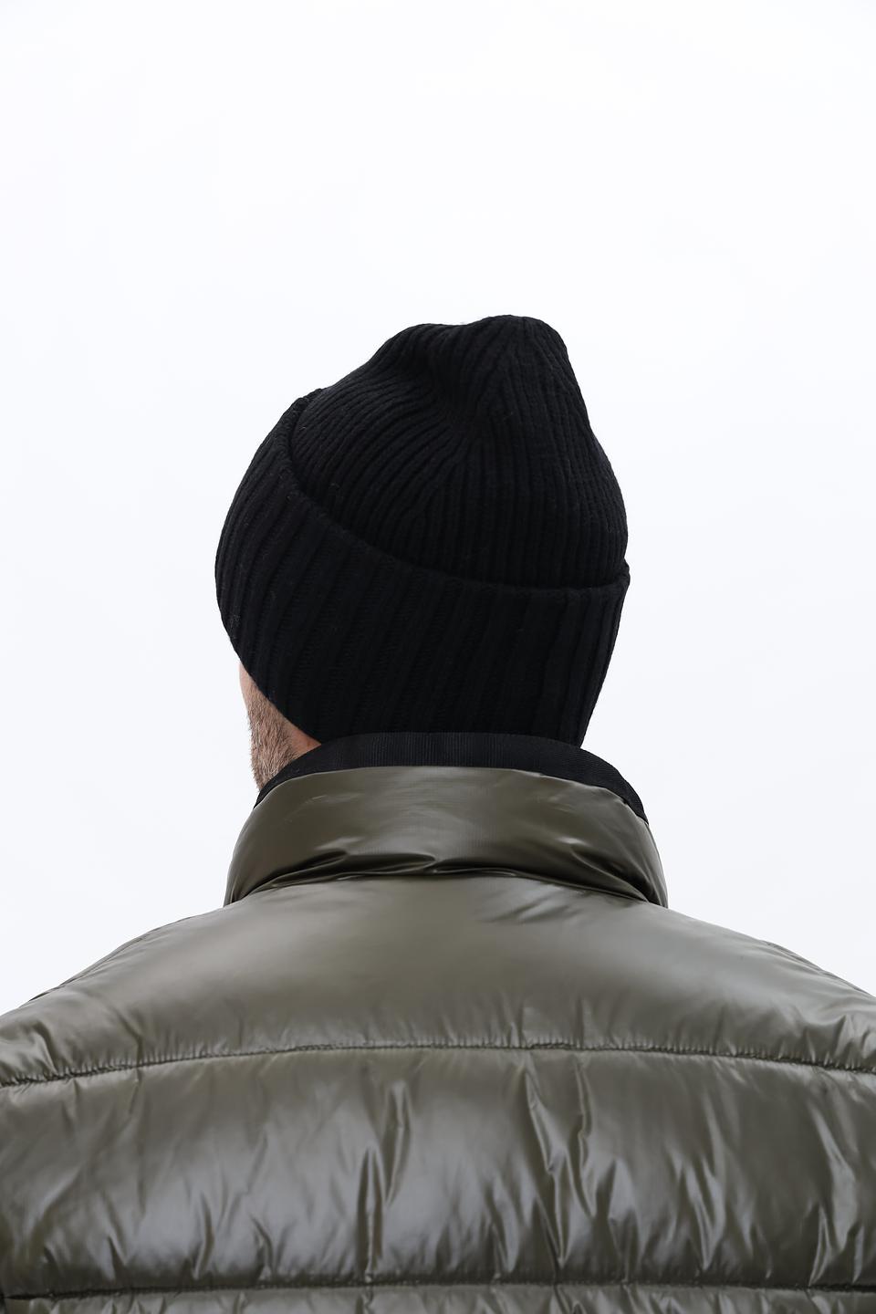 Шапка Roeckl чёрная с логотипом